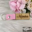 Téglalap alakú pántos kulcstartó -névvel/egyedi felirattal egy oldalán gravírozott 