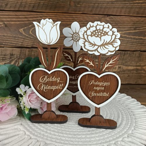 Talpas fa nőnapi virág